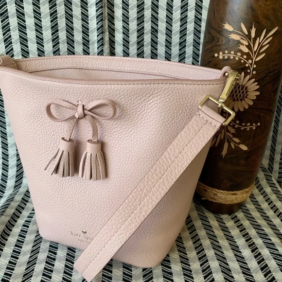 MAKE AN OFFER Hayes street Vanessa warm vellum Kate Spade bucket - Picture 1 of 8